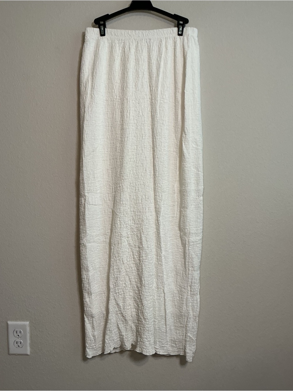 White Textured Maxi Skirt - Picture 5 of 11